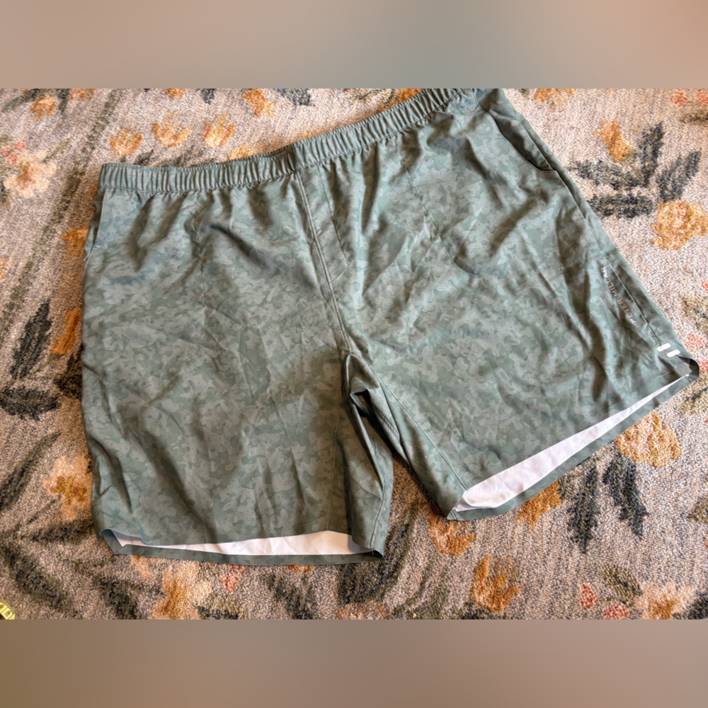 Peter Millar Crown Sport Active 2XL Camo Swift Performance Shorts Men's XXL
